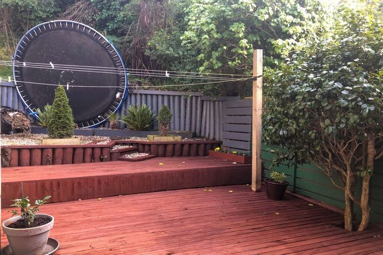 Photo of property in 99 Churton Drive, Churton Park, Wellington, 6037