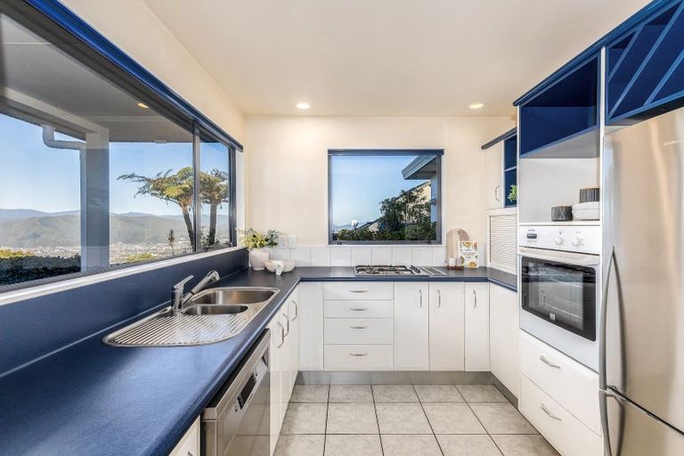 Photo of property in 5 Saint Elizabeth Heights, Normandale, Lower Hutt, 5010