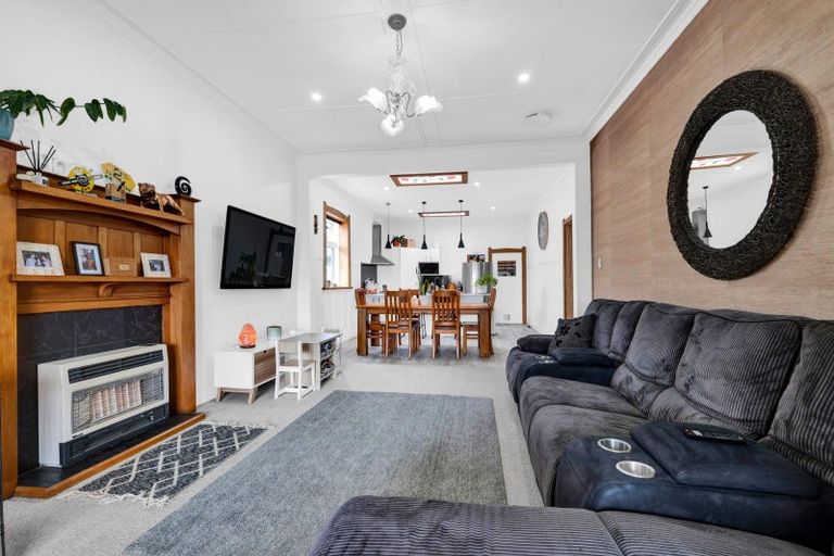 Photo of property in 17 Clifford Street, Hawera, 4610