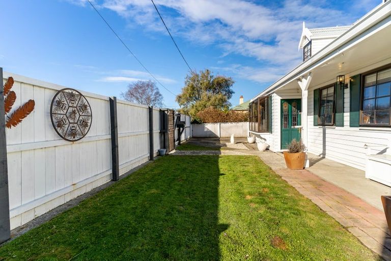 Photo of property in 1 Duthie Street, Milton, 9220