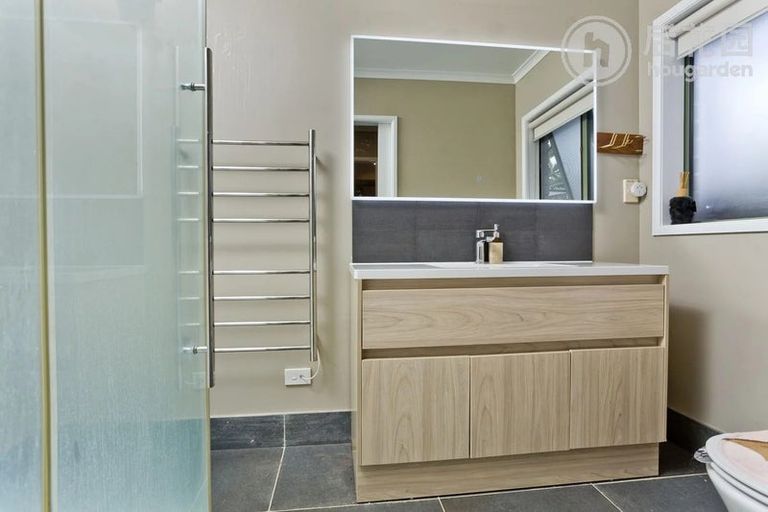 Photo of property in 3 Hercules Drive, Henderson, Auckland, 0612