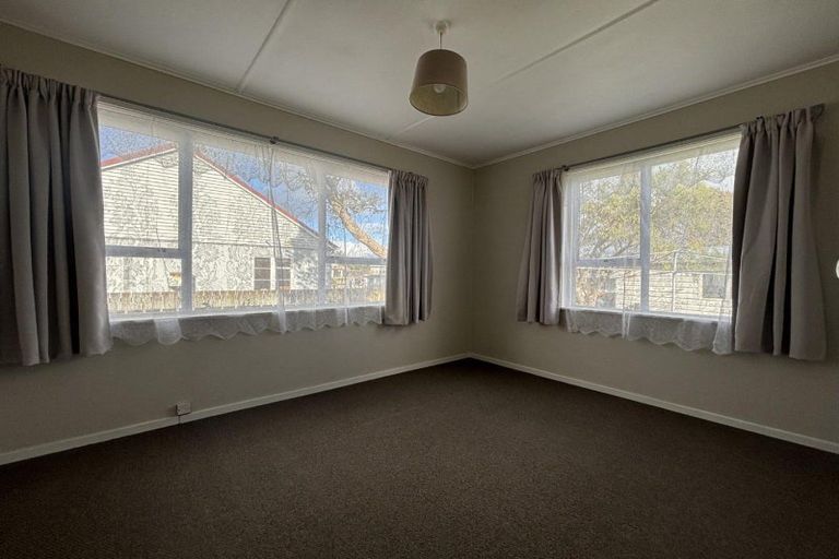 Photo of property in 40 Wrantage Street, Westown, New Plymouth, 4310