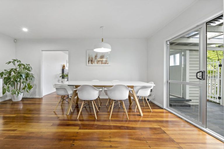 Photo of property in 39 Toru Street, Te Atatu Peninsula, Auckland, 0610