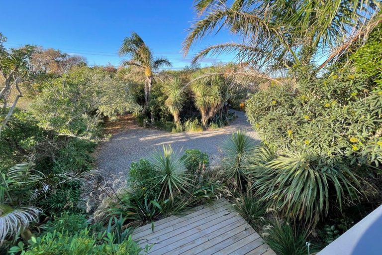 Photo of property in 1921 Parewanui Road, Parewanui, Bulls, 4894