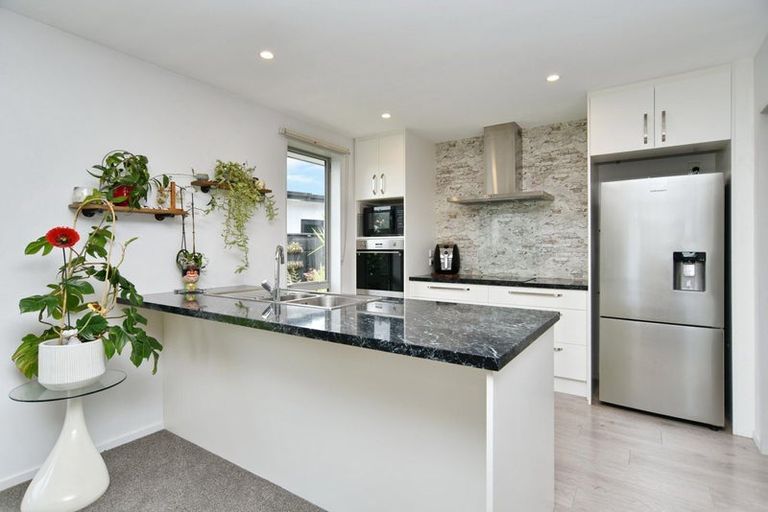 Photo of property in 27 Westpark Boulevard, Rangiora, 7400