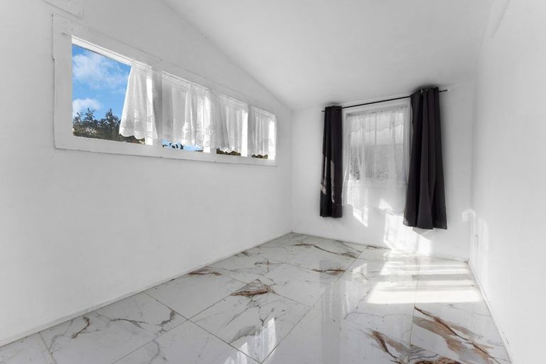 Photo of property in 1 Marybeth Place, Rosehill, Papakura, 2113