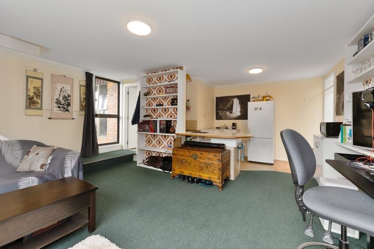 Photo of property in 80 Highland Park Drive, Highland Park, Auckland, 2010