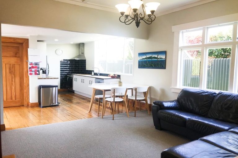 Photo of property in 9 Walsh Road, Westown, New Plymouth, 4310