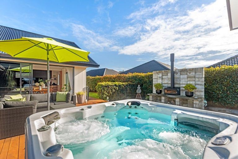 Photo of property in 137 Potae Avenue, Riverdale, Gisborne, 4010