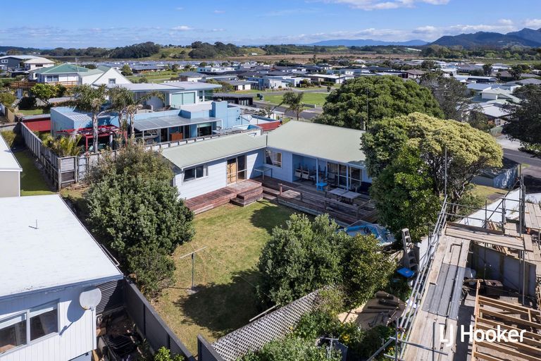 Photo of property in 25 Hanlen Avenue, Waihi Beach, 3611
