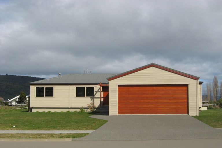 Photo of property in 155 Lisland Drive, Kinloch, Taupo, 3377