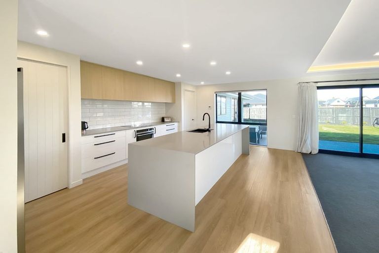 Photo of property in 11 Saint James Place, Rangiora, 7400