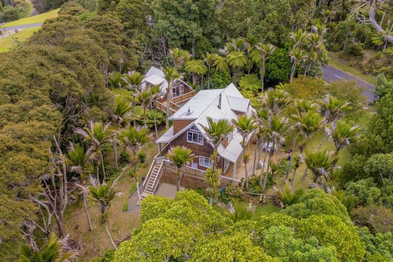 Photo of property in 68 Tarapatiki Drive, Whitianga, 3510