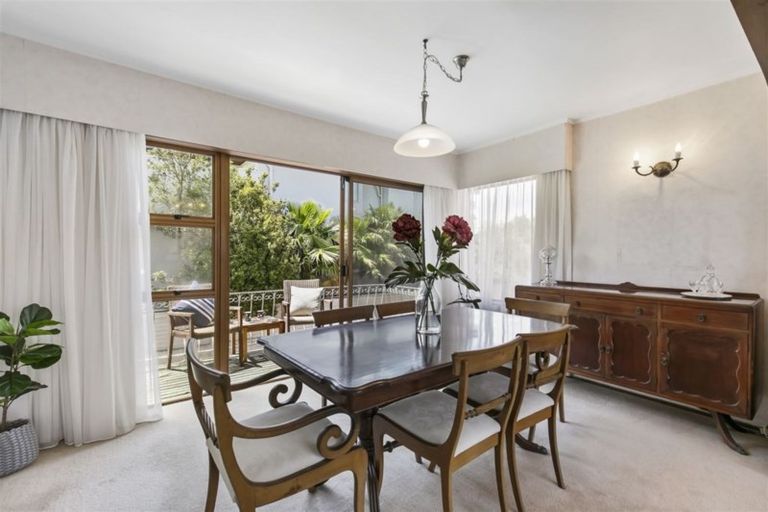 Photo of property in 2/23 Beach Road, Castor Bay, Auckland, 0620