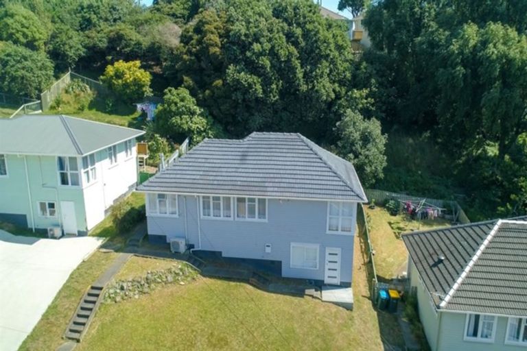 Photo of property in 160 Champion Street, Cannons Creek, Porirua, 5024