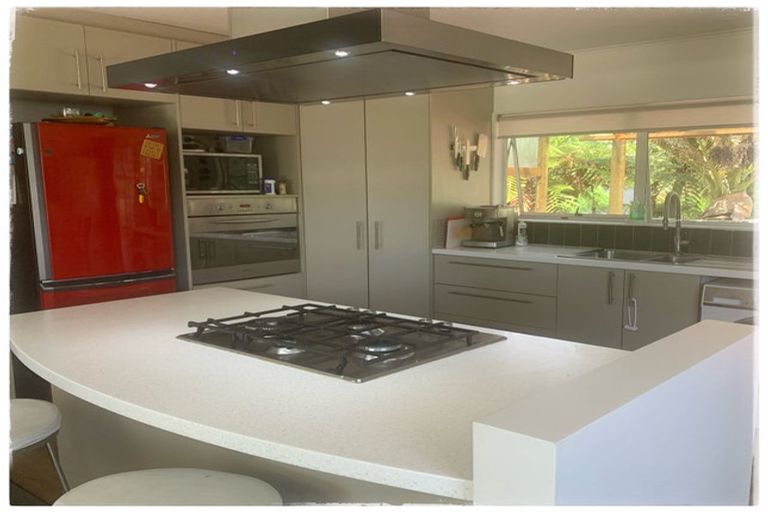 Photo of property in 279 Patons Rock Road, Patons Rock, Takaka, 7182