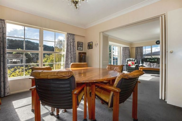Photo of property in 12 Balliol Drive, Tawa, Wellington, 5028