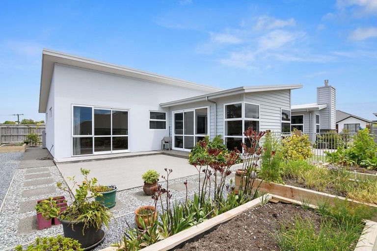 Photo of property in 15 Koi Crescent, Mapua, 7005