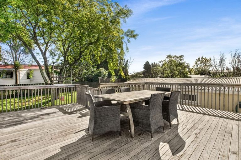 Photo of property in 34 Hallberry Road, Mangere East, Auckland, 2024