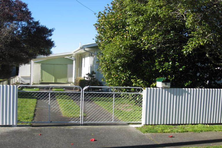 Photo of property in 8 Tait Place, Carterton, 5713