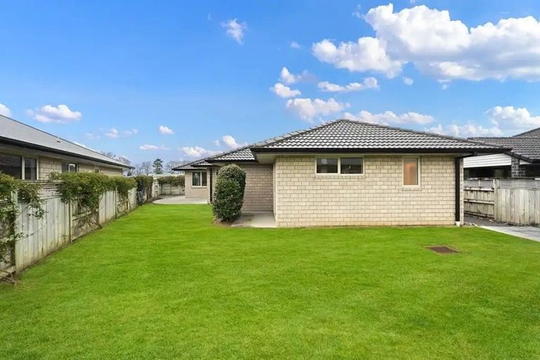 Photo of property in 41 Plescher Crescent, Leamington, Cambridge, 3432