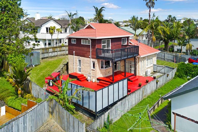 Photo of property in 10 San Fernando Way, Henderson, Auckland, 0612