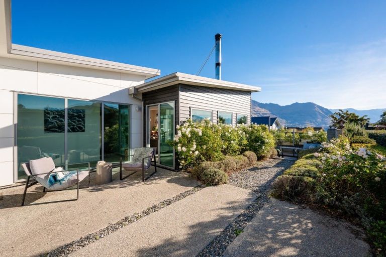Photo of property in 27 Infinity Drive, Wanaka, 9305
