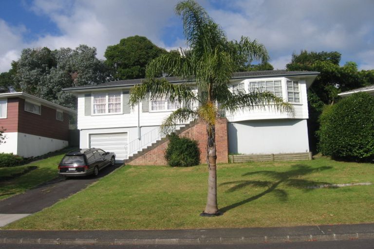 Photo of property in 30 Normanton Street, Glenfield, Auckland, 0629