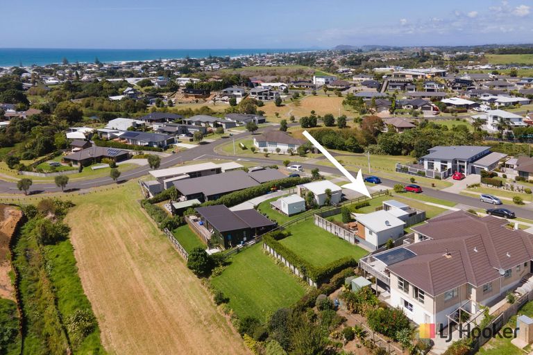 Photo of property in 8 Tohora View, Waihi Beach, 3611