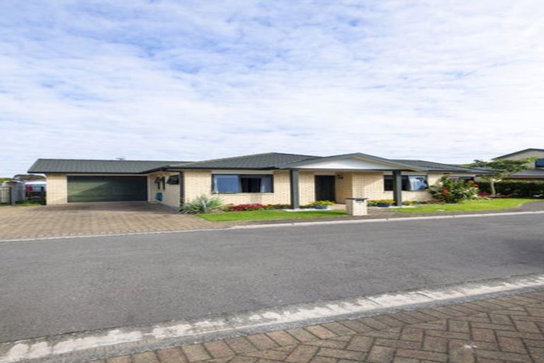 Photo of property in 4 Coulston Place, Riverdale, Gisborne, 4010