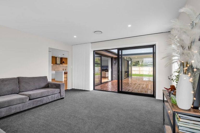 Photo of property in 27 Coutts Way, Fitzherbert, Palmerston North, 4410