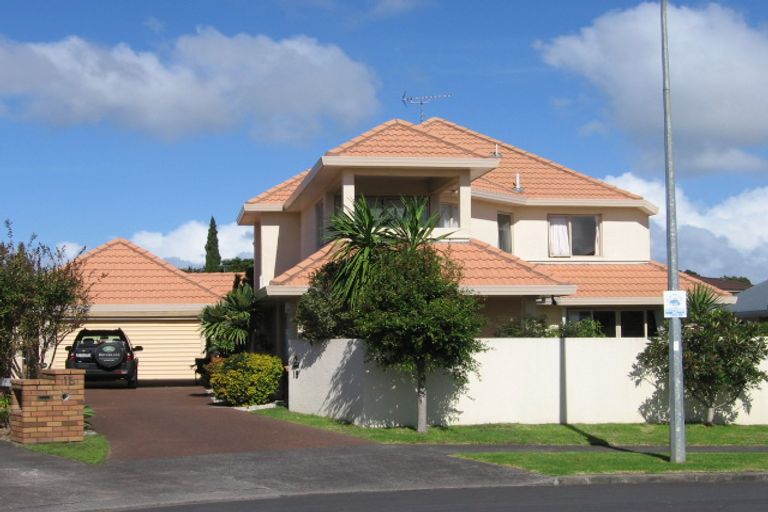 Photo of property in 18 Driscoll Place, Farm Cove, Auckland, 2010