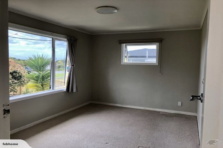Photo of property in 686 East Coast Road, Pinehill, Auckland, 0630