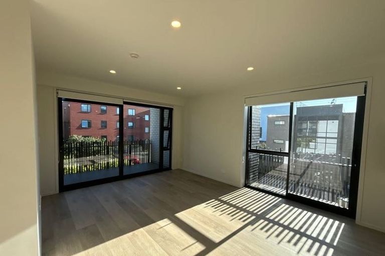 Photo of property in 201/2b Matatiki Street, Northcote, Auckland, 0627