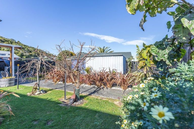 Photo of property in 14 Loris Place, Karoro, Greymouth, 7805