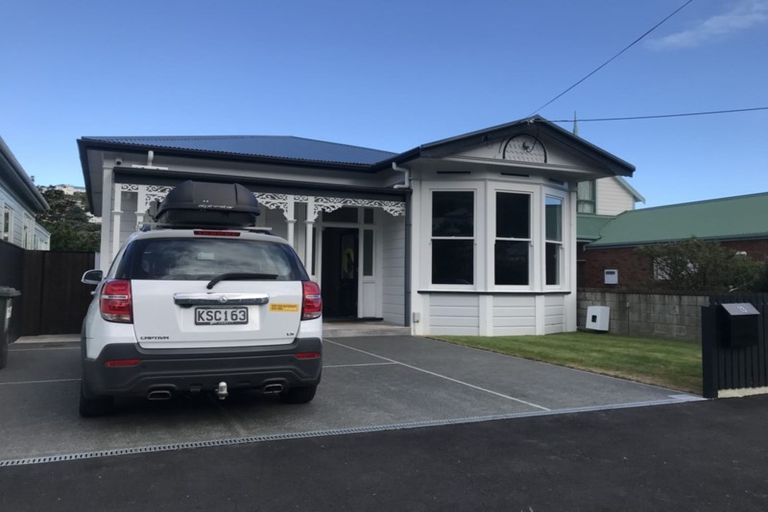 Photo of property in 13 Derwent Street, Island Bay, Wellington, 6023