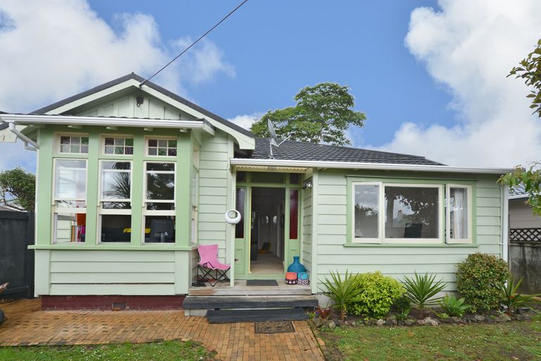 Photo of property in 16 Armstrong Avenue, Woodhill, Whangarei, 0110