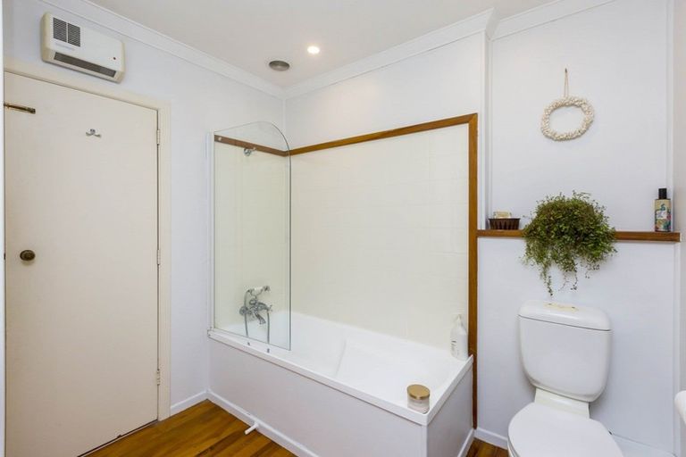 Photo of property in 54 Chatsworth Road, Silverstream, Upper Hutt, 5019