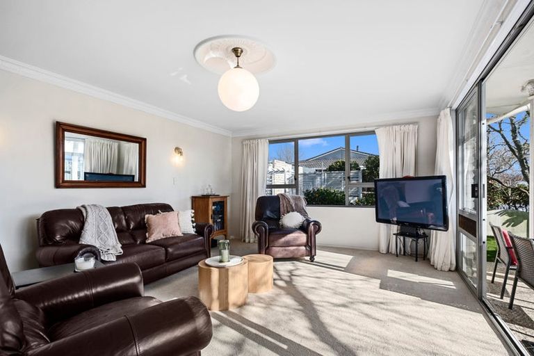 Photo of property in 2a Kauri Street, Merrilands, New Plymouth, 4312