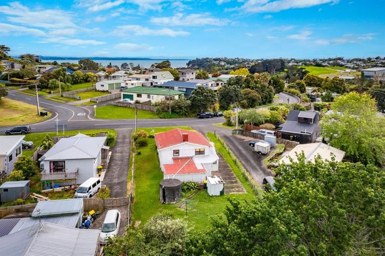 Photo of property in 15 Matai Road, Stanmore Bay, Whangaparaoa, 0932