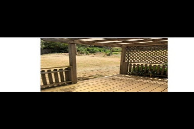 Photo of property in 15 Waitakere Road, Waitakere, Auckland, 0816