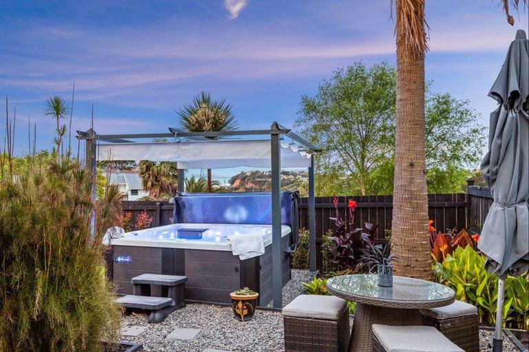 Photo of property in 5b Kauri Road, Stanmore Bay, Whangaparaoa, 0932