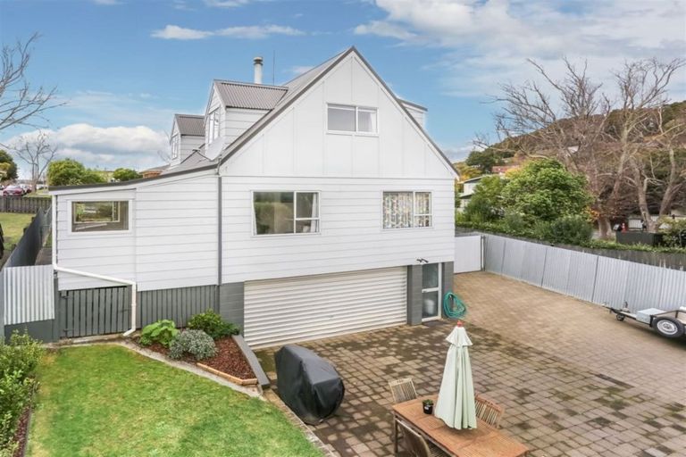 Photo of property in 11 Parvin Place, Pukekohe, 2120