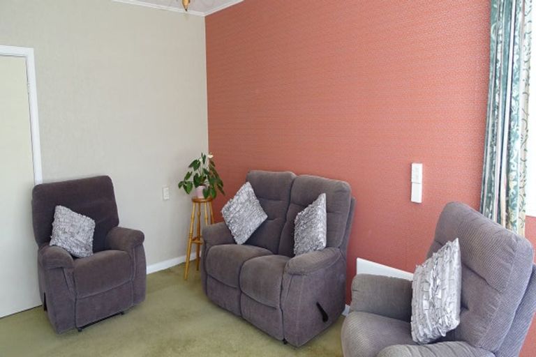 Photo of property in 78 Queen Street West, Levin, 5510