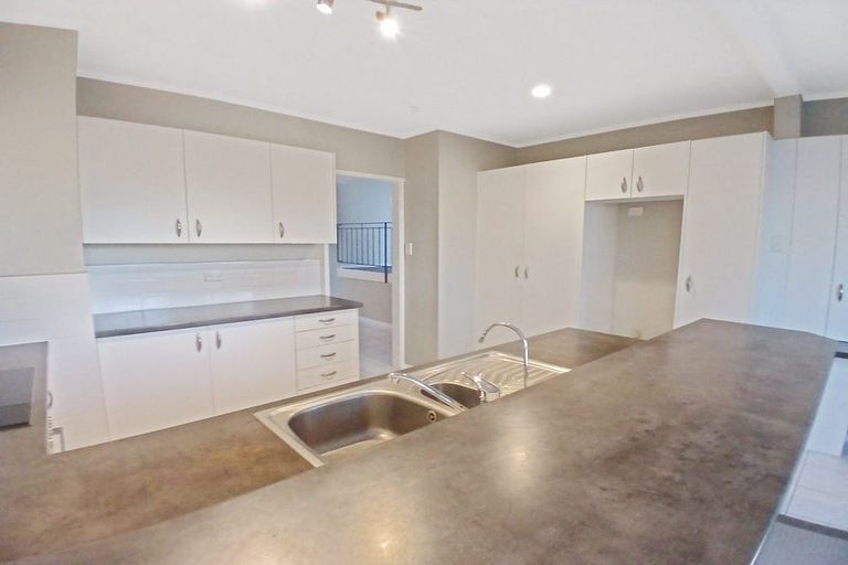 Photo of property in 36 James Evans Drive, Northcote, Auckland, 0627