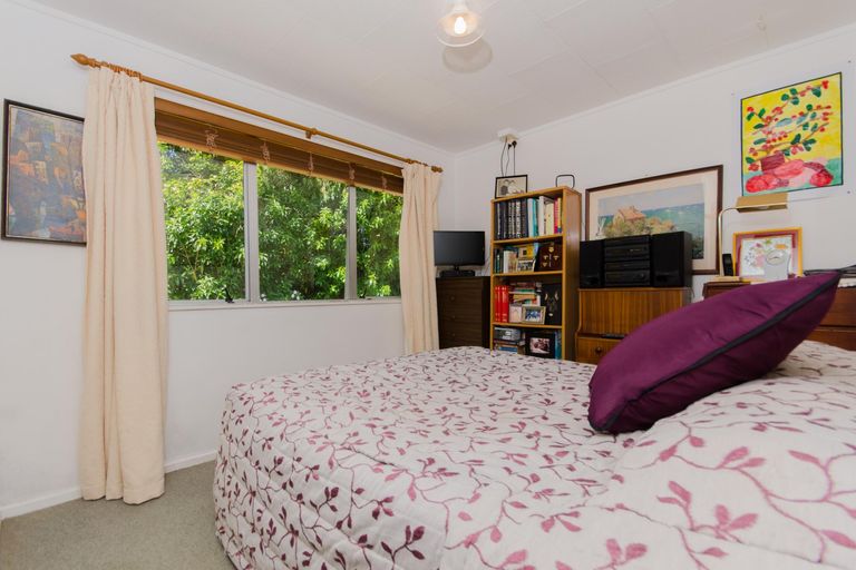 Photo of property in 117 Konini Road, Titirangi, Auckland, 0604