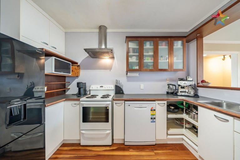 Photo of property in 24 Golf Road, Manor Park, Lower Hutt, 5019