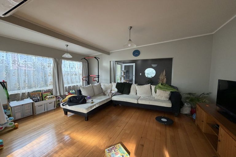Photo of property in 9 Evelyn Place, Hillcrest, Auckland, 0627