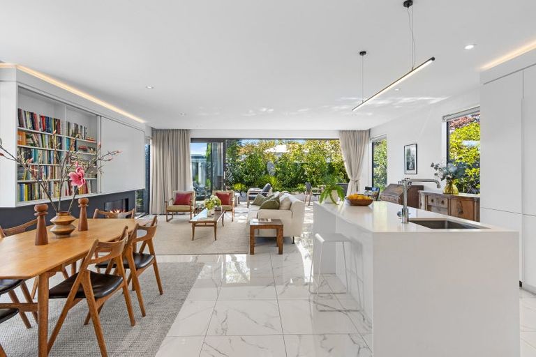 Photo of property in 74 Merivale Lane, Merivale, Christchurch, 8014