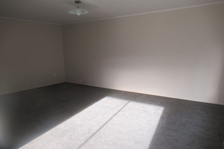 Photo of property in 96a Heretaunga Square, Silverstream, Upper Hutt, 5019